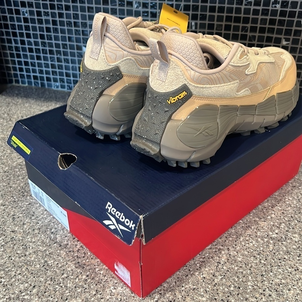 REEBOK Zig Kinetica 2.5 Edge with Vibram Sole Size 10.5 - Picture 8 of 9